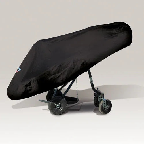 Černý kryt na motokáru