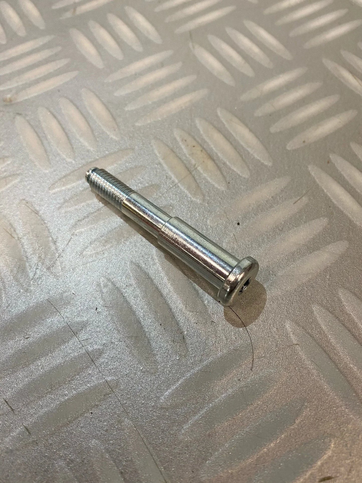 Śruba pedału IPK do pedałów regulowanych