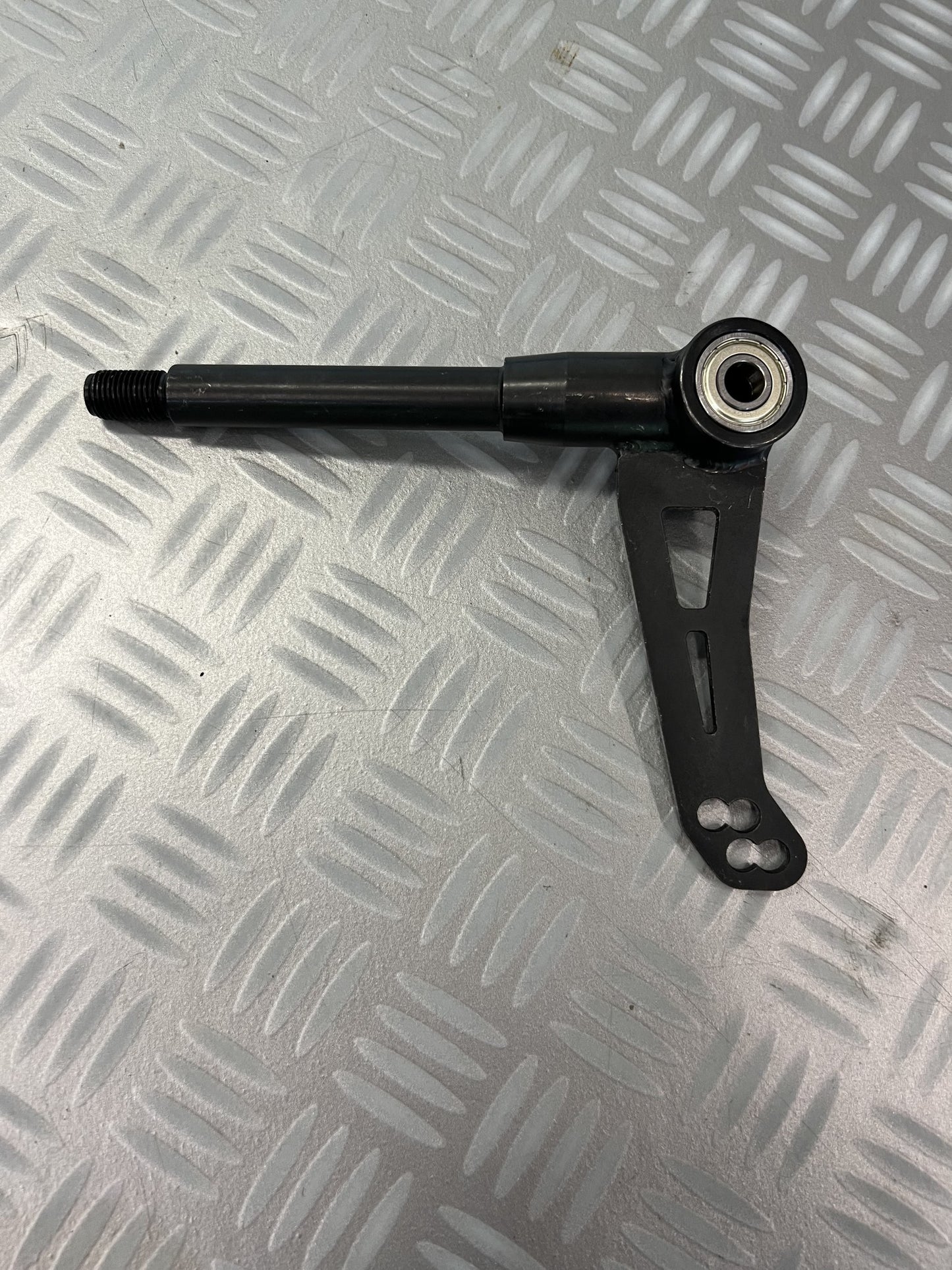 Croc promotion mini steering knuckle left 17MM