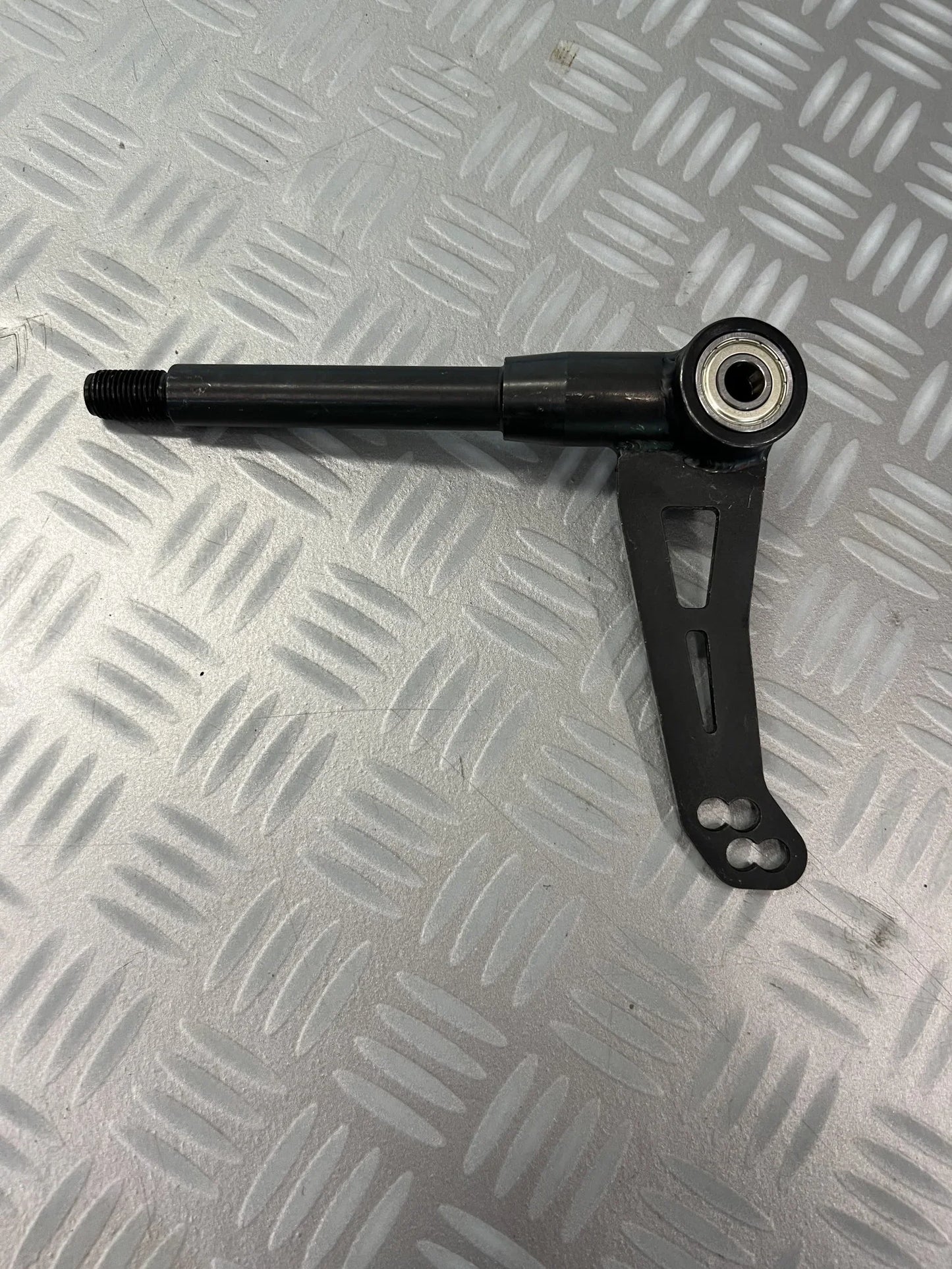 Croc promotion mini steering knuckle left 17MM