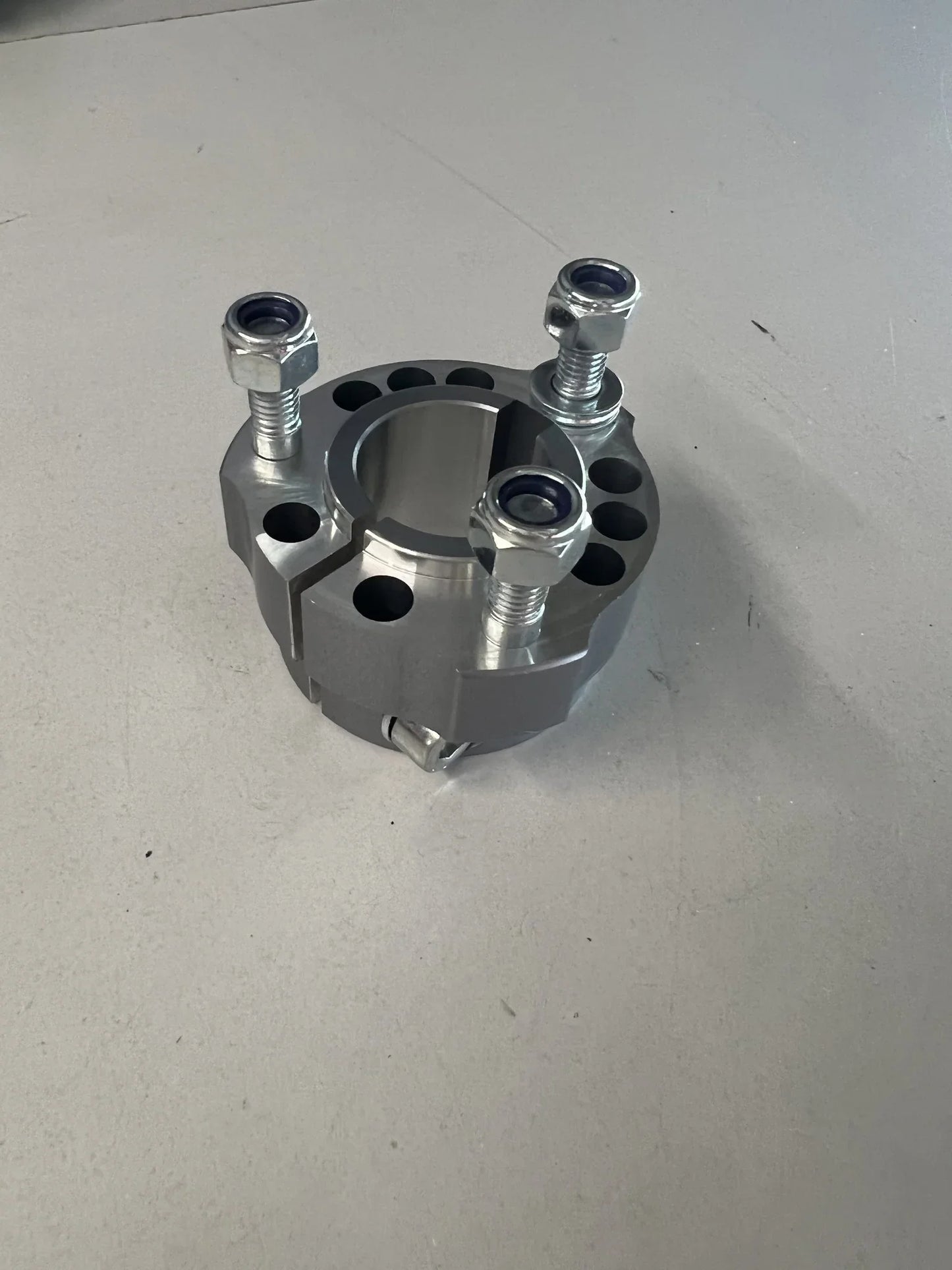 Krokodille reklame aluminiums wielnaaf 30X34MM