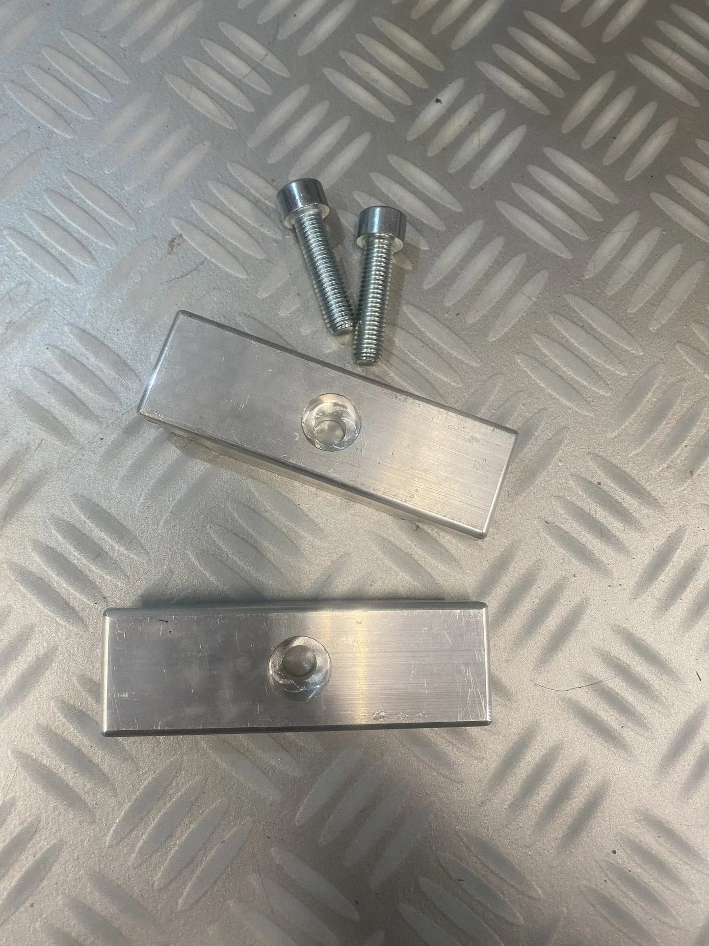 Lenzo Kart engine clamp set 28MM