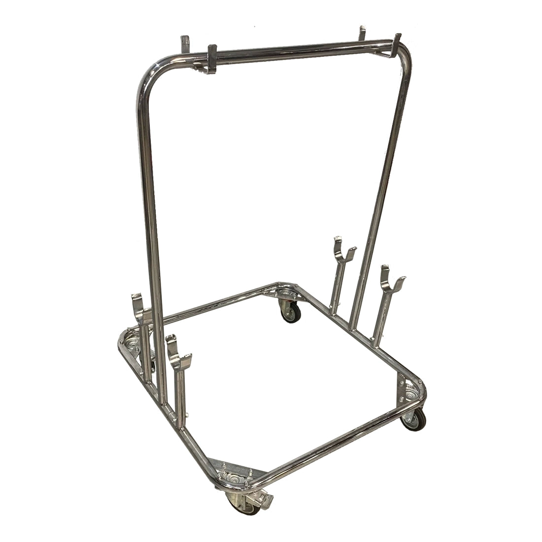 Lenzo Kart Kartbok stojící před dvěma motokárami