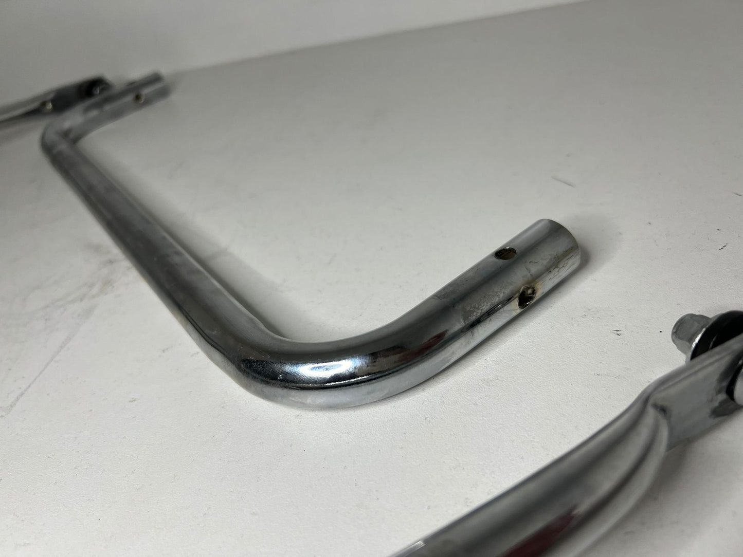 Použité predné držiaky pre minikart KG MK20, spodné + horné