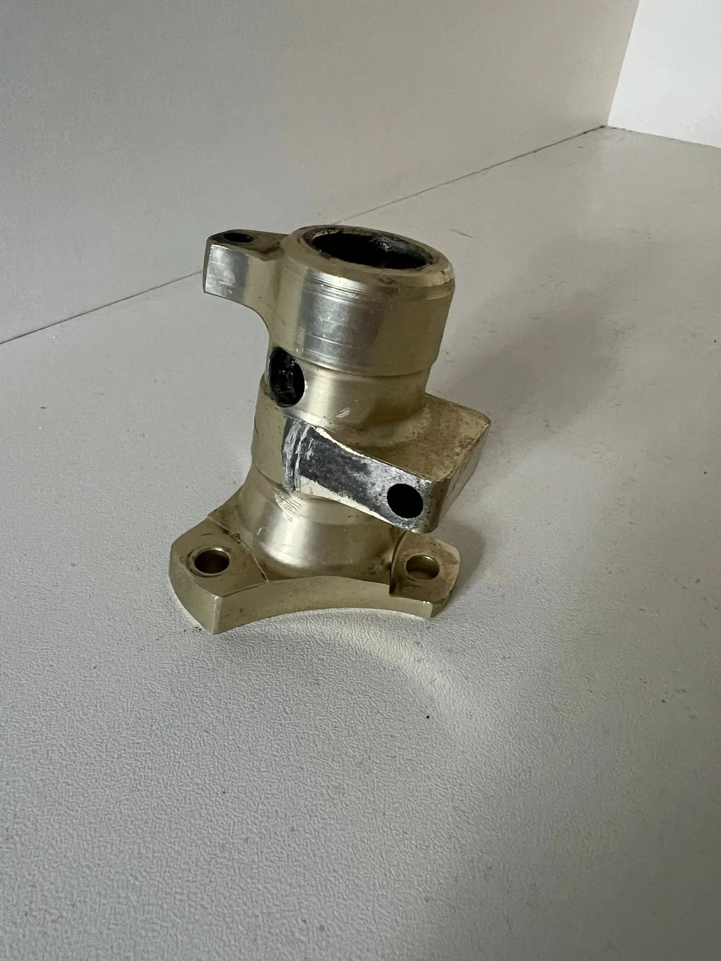 Употребявана кормилна опора KZ