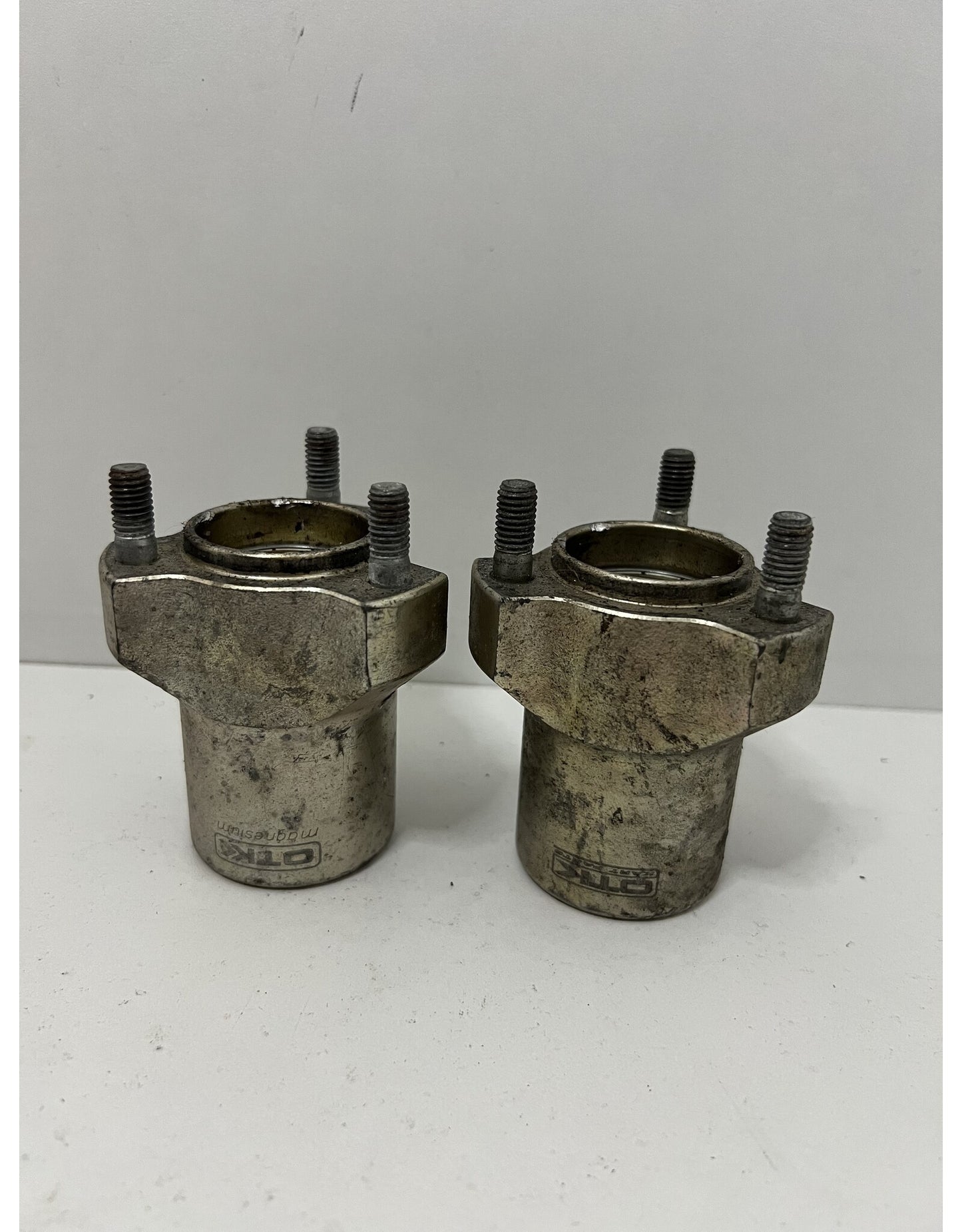 Gebruikt OTK magnesium voornaaf set 17 x 70mm