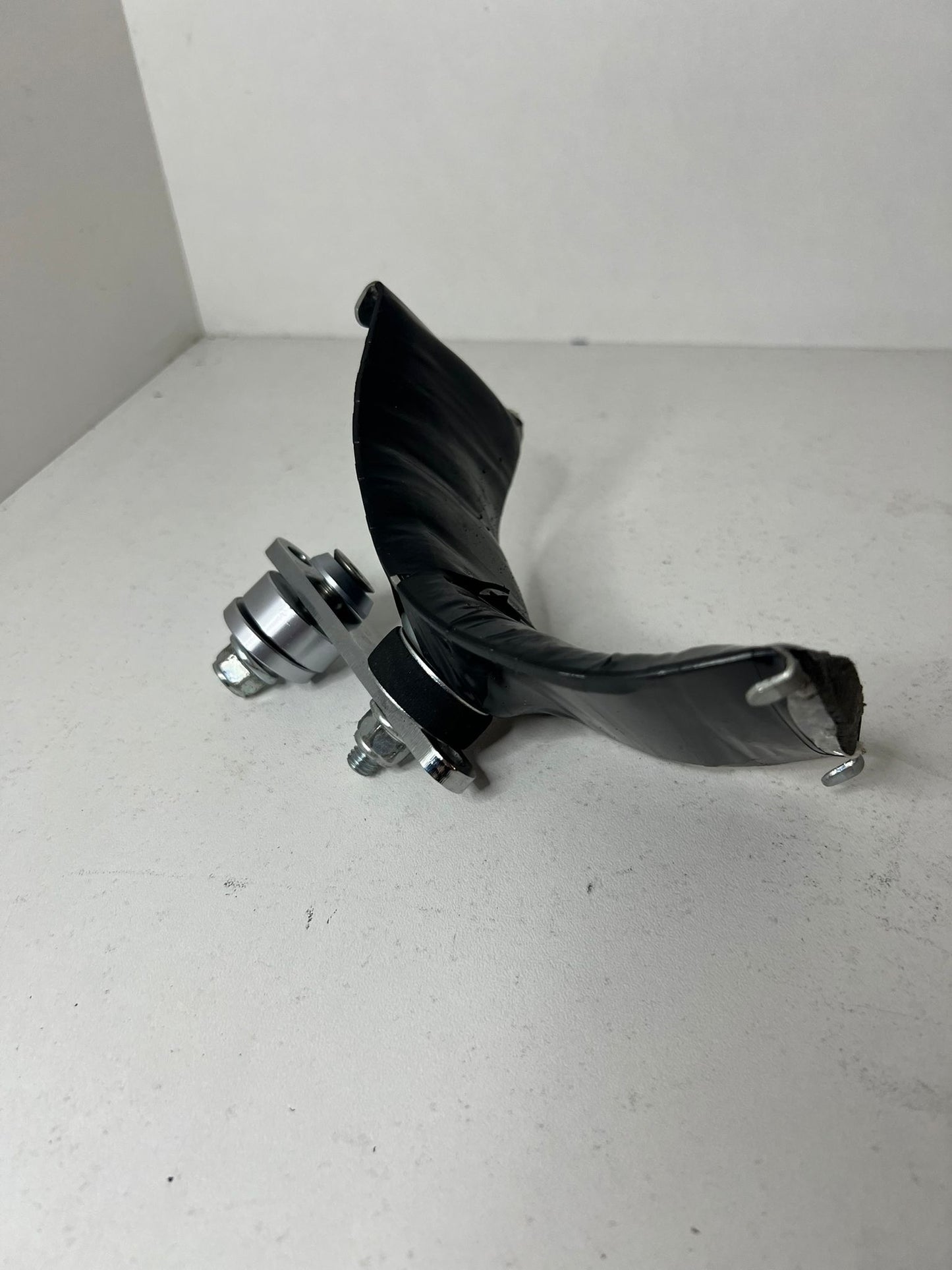 Used LenzoKart air filter support